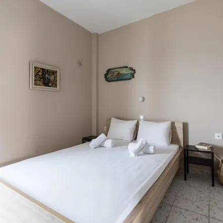 Cosy Fourka Beachfront