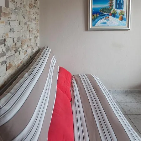 بيت للعطل Cosy Fourka Beachfront Skála Foúrkas