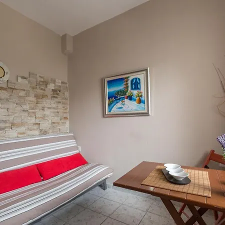 بيت للعطل Cosy Fourka Beachfront Skála Foúrkas